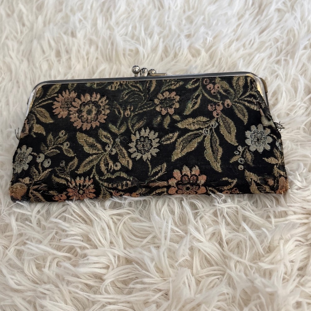 Vintage Baronet Floral‎ Tapestry Clutch Kiss Lock Wallet
